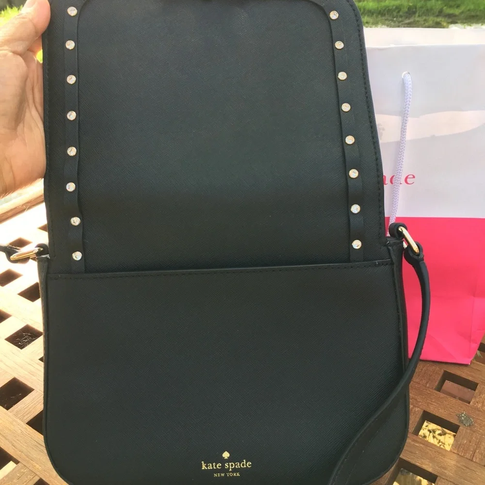 LIKE NEW KATE SPADE CROSSBODY - Picture 2 of 15